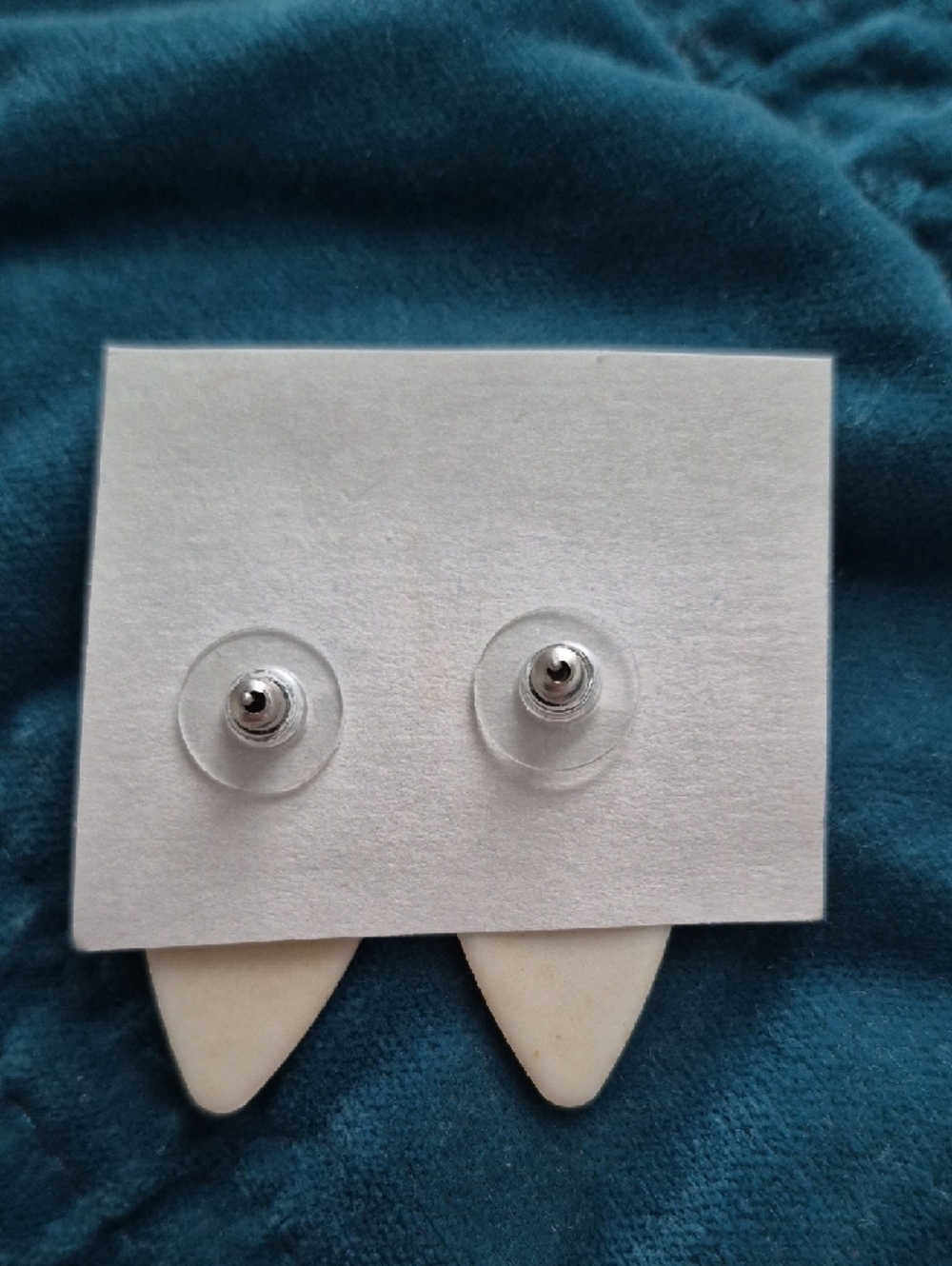 Totally Vintage 80s Geometric Pink Gray White Enamel Earrings with Gold Accents - Picture 2 of 5